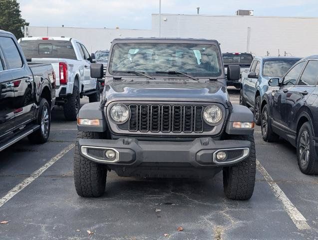 Used 2024 Jeep Gladiator Sport AWD/4WD image 5