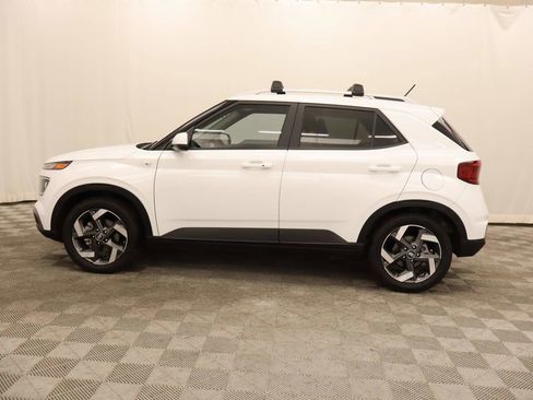 Used 2026 Hyundai Venue SEL FWD image 2