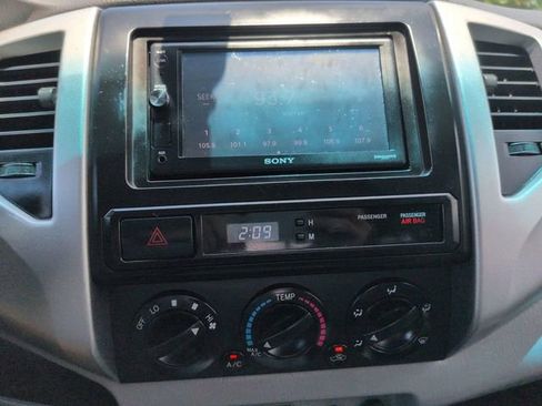 Used 2012 Toyota Tacoma PreRunner w/ SR5 Pkg RWD image 18