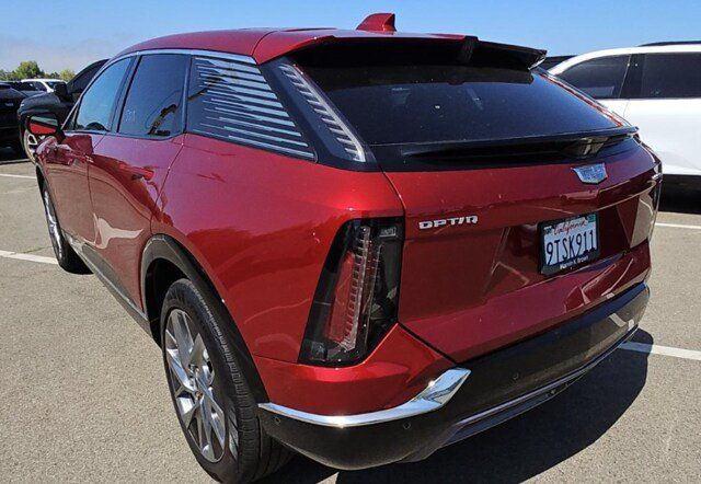 Used 2025 Cadillac Optiq Luxury 1 AWD/4WD image 4