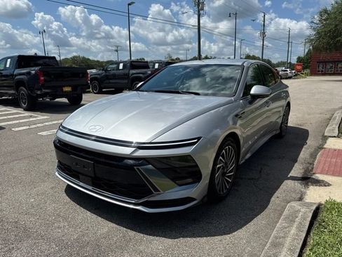Used 2025 Hyundai Sonata SEL FWD image 4