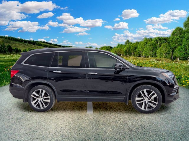 Used 2017 Honda Pilot Touring image 7