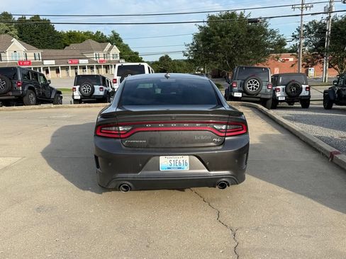 Used 2022 Dodge Charger R/T RWD image 7