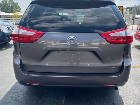 Used 2015 Toyota Sienna XLE FWD image 4