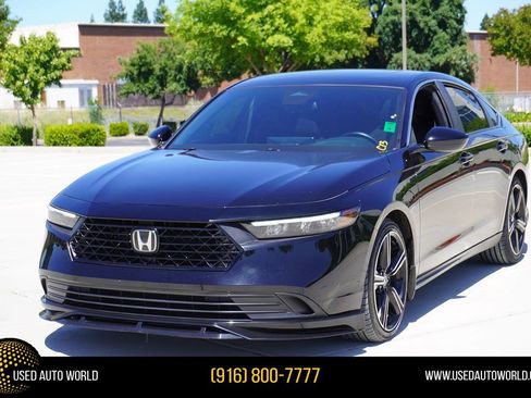 Used 2025 Honda Accord Sport image 1
