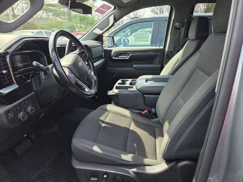 Used 2024 Chevrolet Silverado 1500 LT image 8