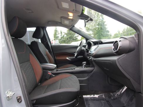 Used 2023 Nissan Kicks SR image 19