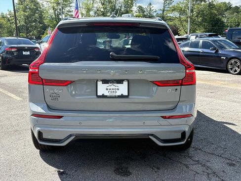 Used 2024 Volvo XC60 B5 Core AWD/4WD image 4