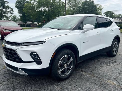 Used 2025 Chevrolet Blazer LT FWD image 7