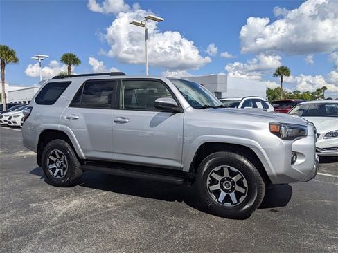 Used 2022 Toyota 4Runner TRD Off-Road image 1
