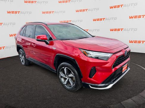 Used 2022 Toyota RAV4 SE image 7