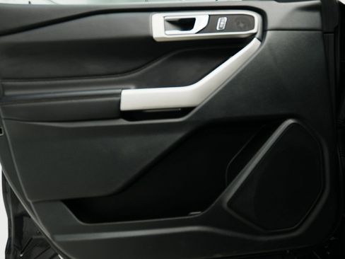 Used 2023 Ford Explorer XLT w/ Equipment Group 202A image 39