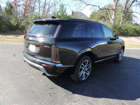 New 2026 Cadillac Vistiq Sport image 5