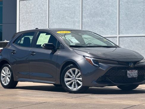 Used 2026 Toyota Corolla SE FWD image 2