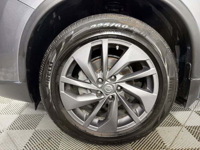Used 2016 Nissan Rogue SL w/ SL Premium Package AWD/4WD image 16