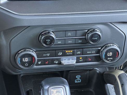 Used 2025 Ford Bronco Badlands AWD/4WD image 18