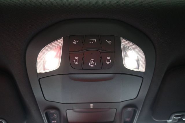 Used 2025 Chrysler Pacifica Limited FWD image 36