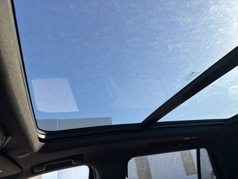 Used 2022 GMC Yukon AT4 image 53