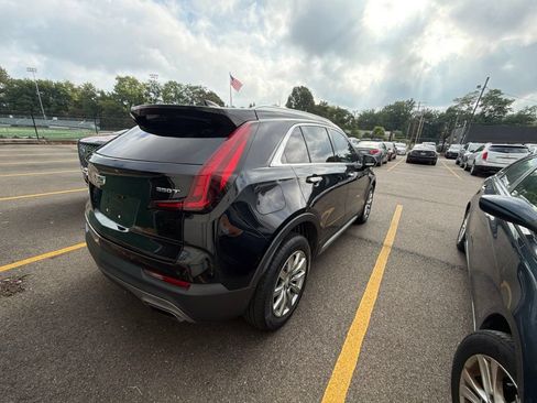 Used 2020 Cadillac XT4 Premium Luxury w/ Cold Weather Package AWD/4WD image 6
