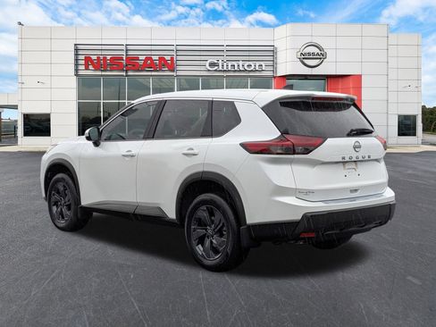New 2026 Nissan Rogue SV w/ Cold Weather Package FWD image 5