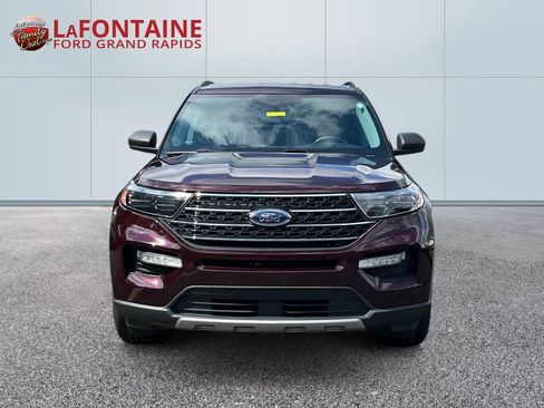 Certified 2022 Ford Explorer XLT w/ Equipment Group 202A AWD/4WD image 2