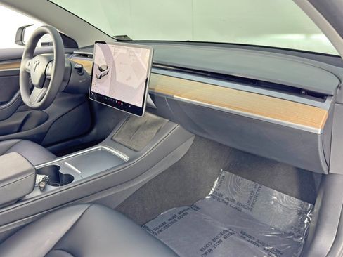 Used 2022 Tesla Model 3 image 14