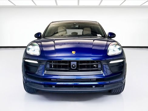 Used 2024 Porsche Macan AWD/4WD image 2