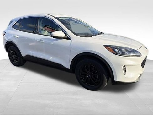 Used 2020 Ford Escape SE image 10
