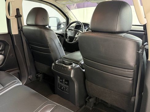 Used 2018 Nissan Titan PRO-4X w/ Pro-4x Convenience Package AWD/4WD image 38