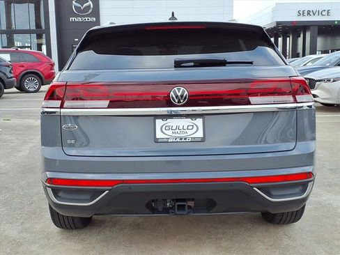 Used 2024 Volkswagen Atlas Cross Sport SE image 6