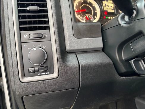 Used 2018 RAM 2500 Tradesman w/ Chrome Appearance Group AWD/4WD image 29