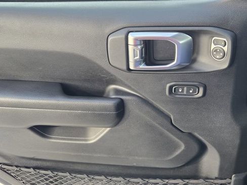 Used 2021 Jeep Wrangler Unlimited Sport image 24