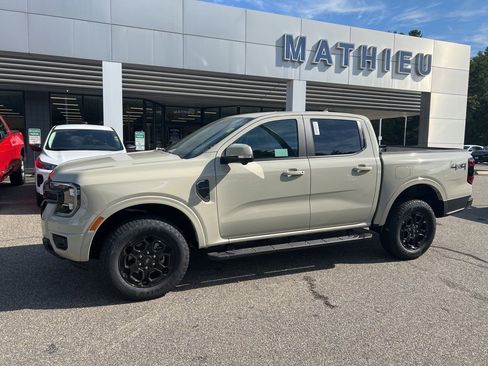 New 2025 Ford Ranger Lariat w/ Black Appearance Package image 2