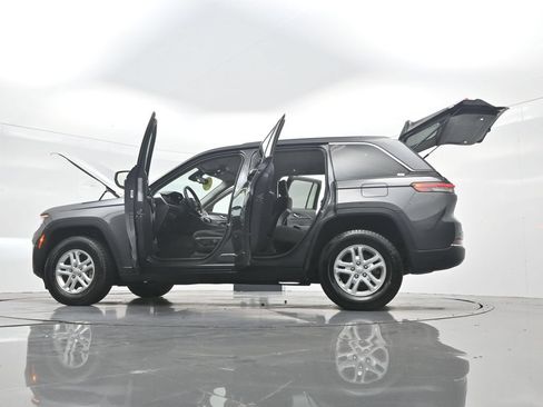 Used 2024 Jeep Grand Cherokee Laredo RWD image 45