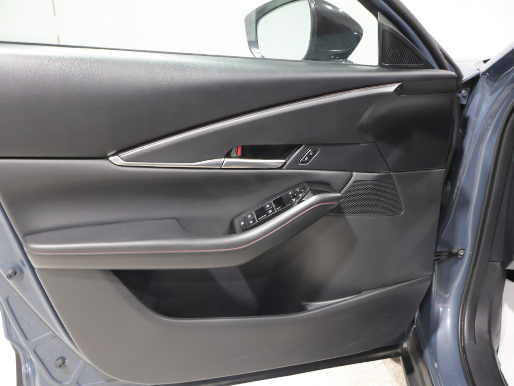 Used 2025 MAZDA CX-30 AWD 2.5 S w/ Preferred Package image 12