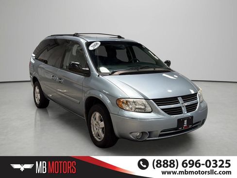 Used 2006 Dodge Grand Caravan SXT FWD image 3