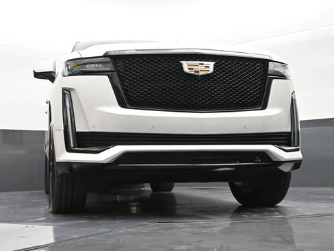 Certified 2024 Cadillac Escalade ESV Sport Platinum w/ Heavy-Duty Trailer Package AWD/4WD image 27
