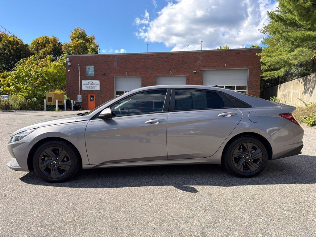 Used 2021 Hyundai Elantra SEL FWD image 3