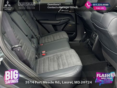 New 2025 Mitsubishi Outlander SE image 10