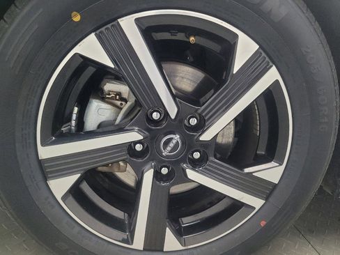 Used 2024 Nissan Sentra SV image 31