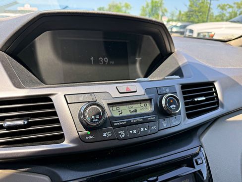 Used 2015 Honda Odyssey EX-L image 17