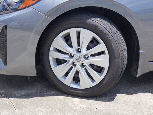 Used 2024 Nissan Sentra S FWD image 26