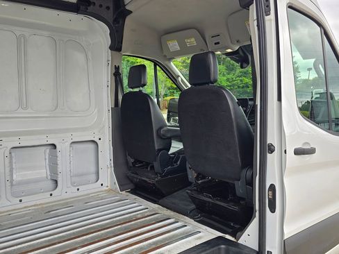 Used 2023 Ford Transit 250 Medium Roof RWD image 15