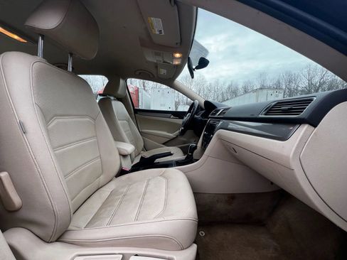 Used 2015 Volkswagen Passat 1.8T Limited Edition FWD image 12