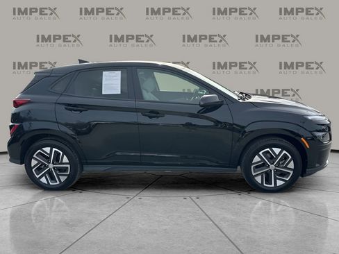 Used 2023 Hyundai Kona SE image 6