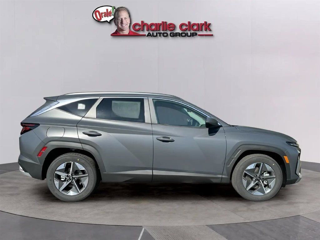 Used 2025 Hyundai Tucson SEL FWD image 6