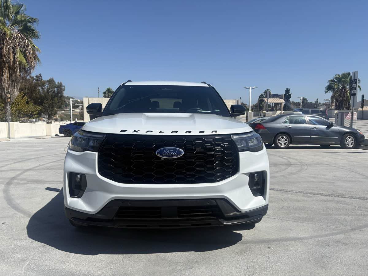 Used 2026 Ford Explorer ST-Line w/ ST-Line Street Pack RWD image 7