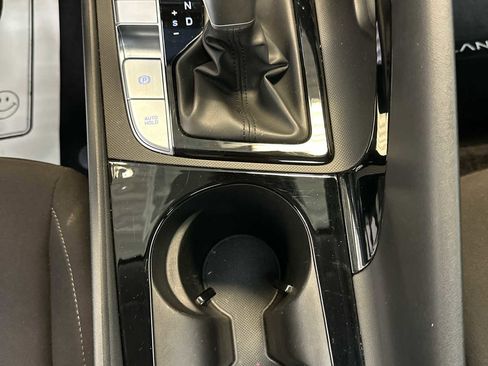 Certified 2025 Hyundai Elantra SEL image 29