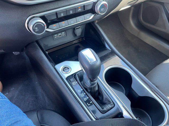 Used 2024 Nissan Altima 2.5 SV FWD image 31