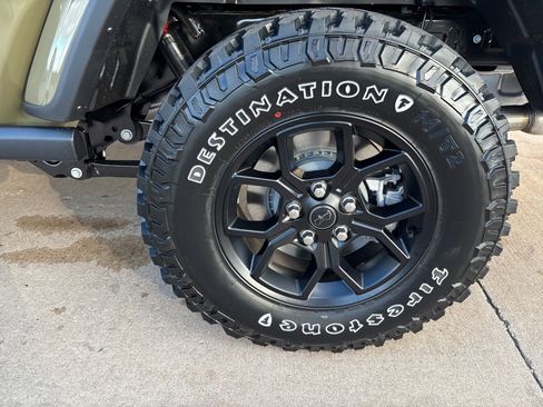 New 2026 Jeep Gladiator Sport S image 11